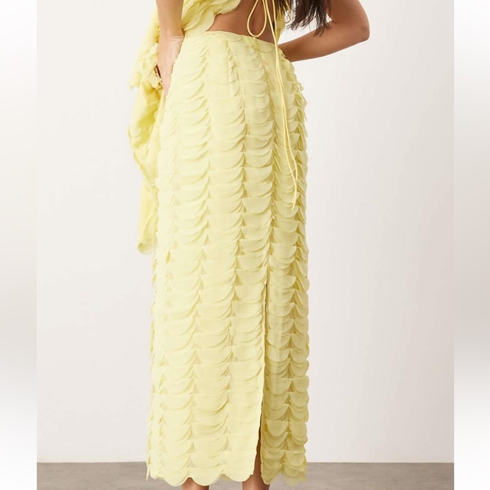 ASOS Textured Circle Maxi Skirt in Lemon size 4